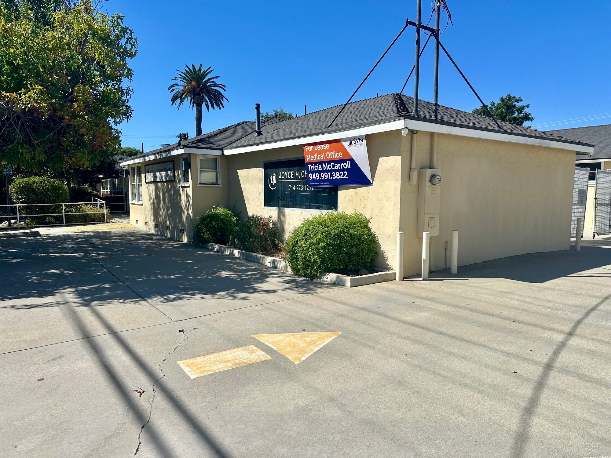 125 N Euclid Ave, Fullerton, CA à louer Photo de l’immeuble– Image 1 sur 14