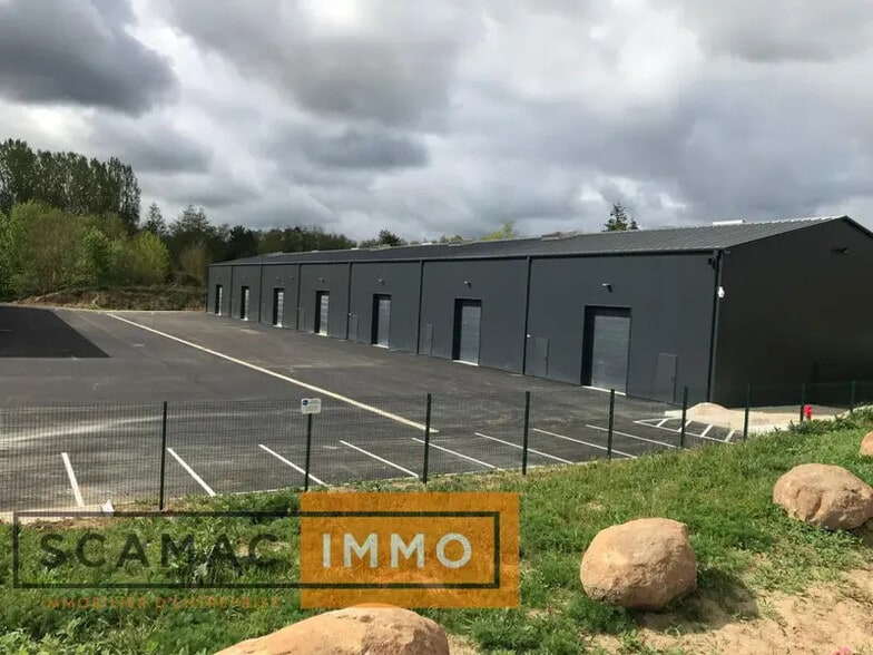 Industriel/Logistique dans Bruyères-le-Châtel à louer - Photo de l’immeuble – Image 1 sur 6