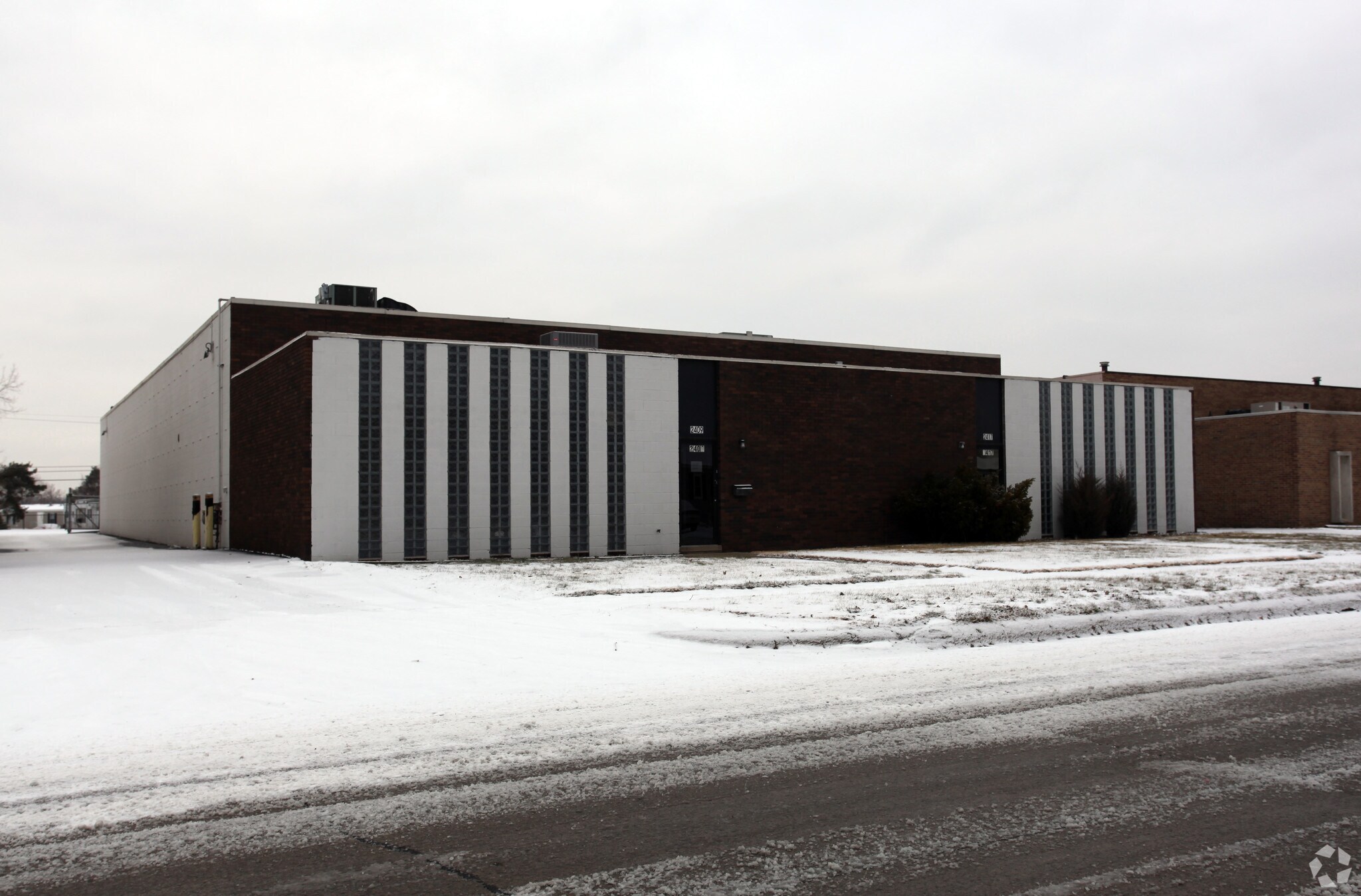 2409-2417 John B Ave, Warren, MI à louer Photo principale– Image 1 sur 8