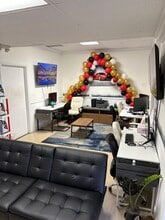 4990 SW 52nd St, Fort Lauderdale, FL à louer Photo intérieure– Image 2 sur 7