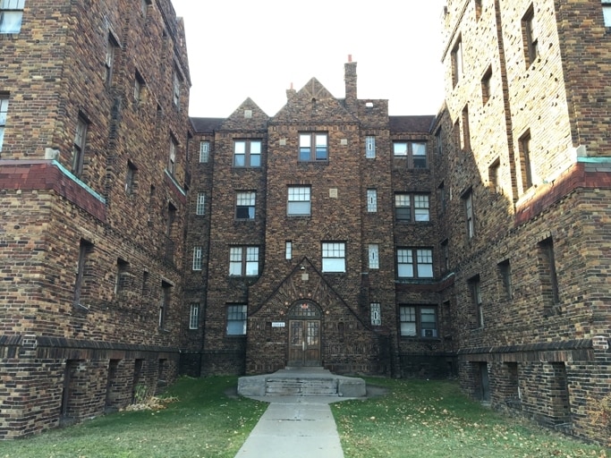 129-Unit Detroit Multifamily Portfolio portefeuille de 7 biens à vendre sur LoopNet.fr - Photo principale – Image 2 sur 7