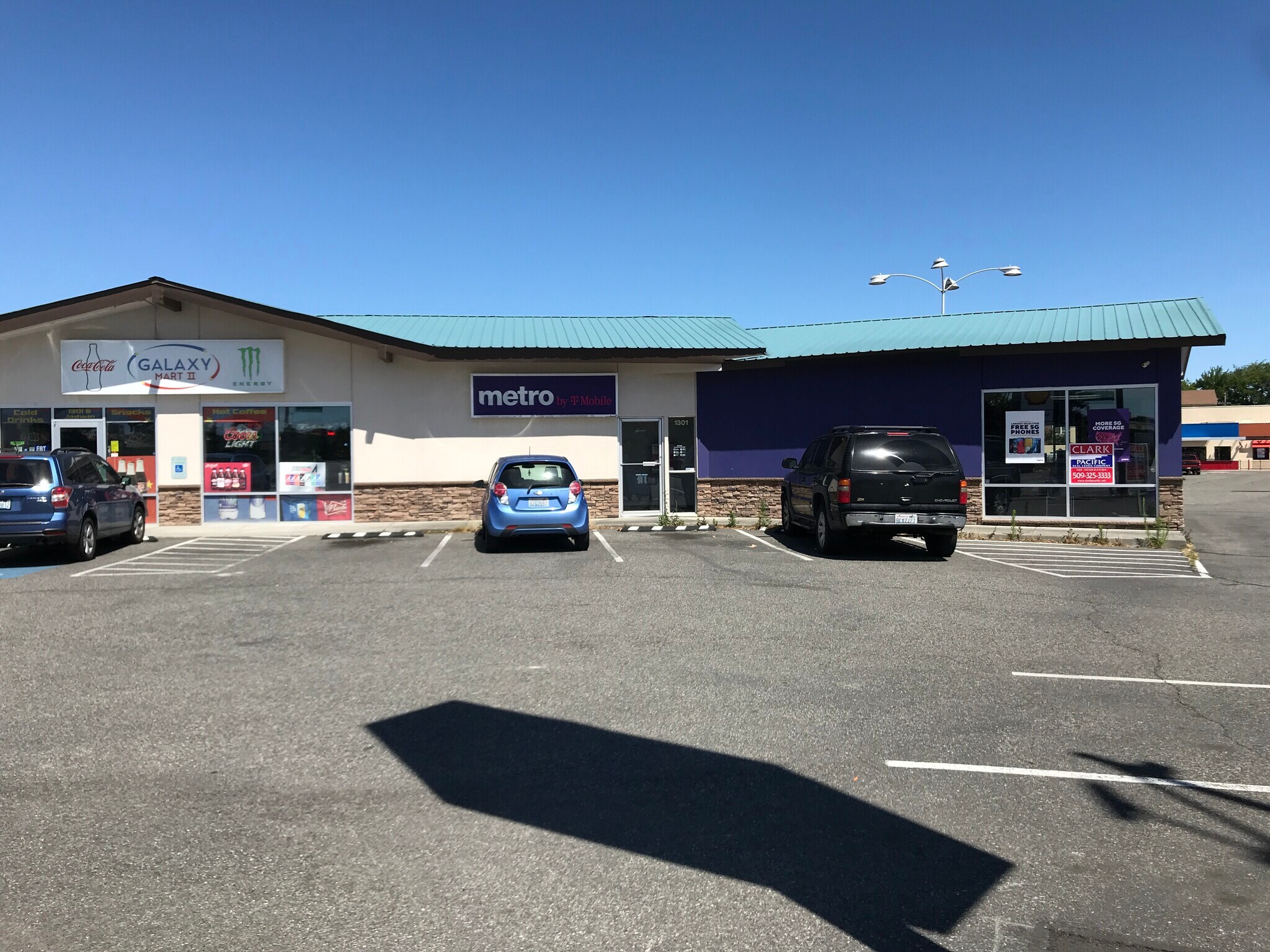 1301 Jadwin Ave, Richland, WA à louer Photo de l’immeuble– Image 1 sur 16
