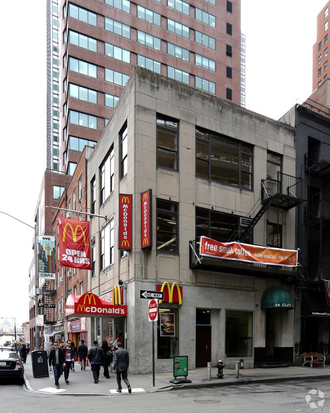 52 Fulton St, New York, NY à louer Photo de l’immeuble– Image 1 sur 6