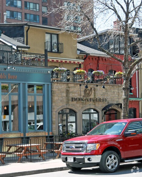 37 Elm St, Toronto, ON à vendre - Photo de l’immeuble – Image 2 sur 2