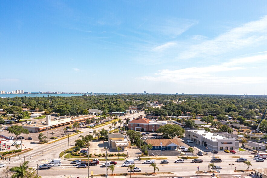 400 Indian Rocks Rd N, Belleair Bluffs, FL à louer - Aérien – Image 3 sur 48