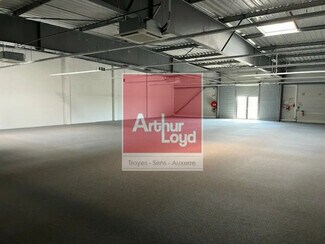 Plus de détails pour Local commercial à louer