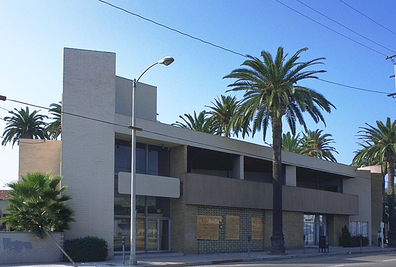 151 N San Vicente Blvd, Beverly Hills, CA à louer - Photo de l’immeuble – Image 2 sur 10