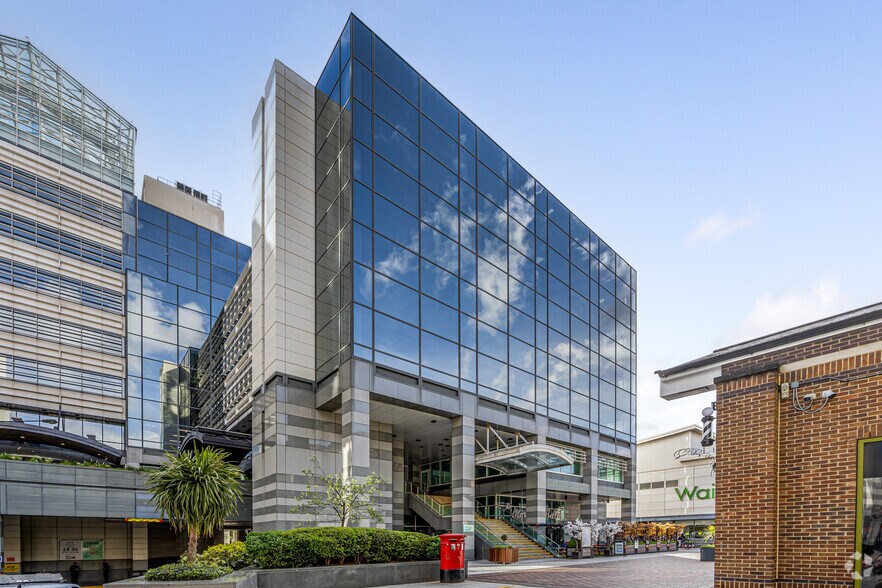 5 Thomas More Sq, Londres à louer - Photo de l’immeuble – Image 2 sur 2