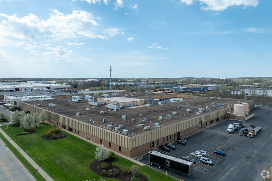 30701 Carter St, Solon, OH à louer - Photo de l’immeuble – Image 3 sur 4