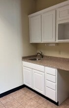 285 Forest Grove Dr, Pewaukee, WI à louer Photo intérieure– Image 2 sur 5