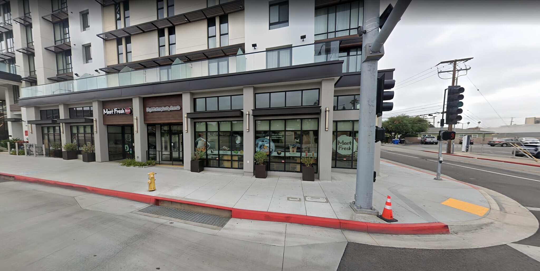 400 N Atlantic Blvd, Monterey Park, CA à louer Photo de l’immeuble– Image 1 sur 6