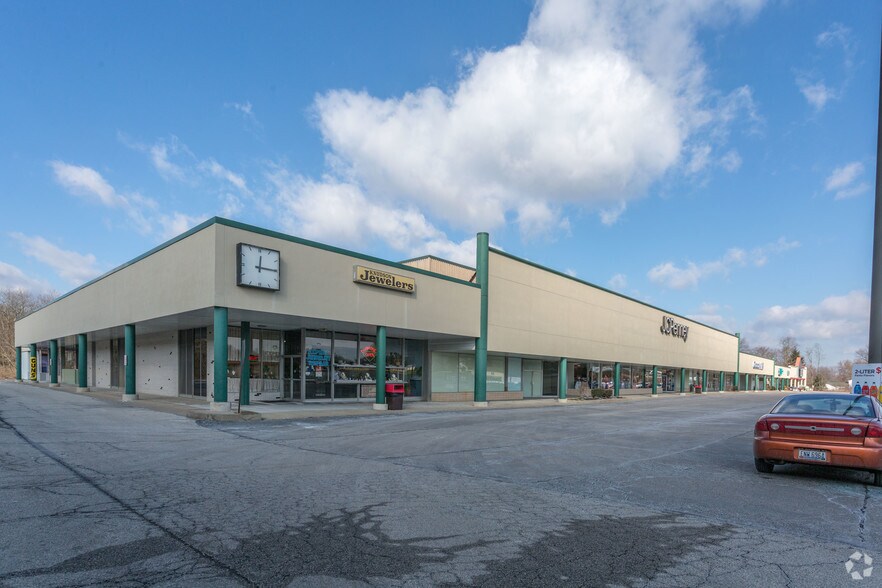 Lakemore Plaza - 1492-1540 Canton Road portefeuille de 2 biens à vendre sur LoopNet.fr - Photo de l’immeuble – Image 1 sur 2