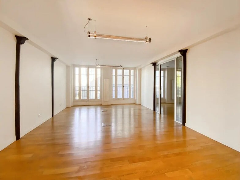 Bureau dans Paris à louer - Photo de l’immeuble – Image 3 sur 9