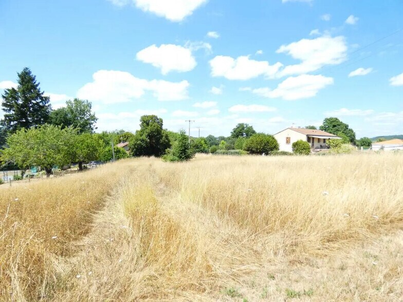 Terrain dans Tocane-Saint-Apre à vendre - Photo de l’immeuble – Image 3 sur 4