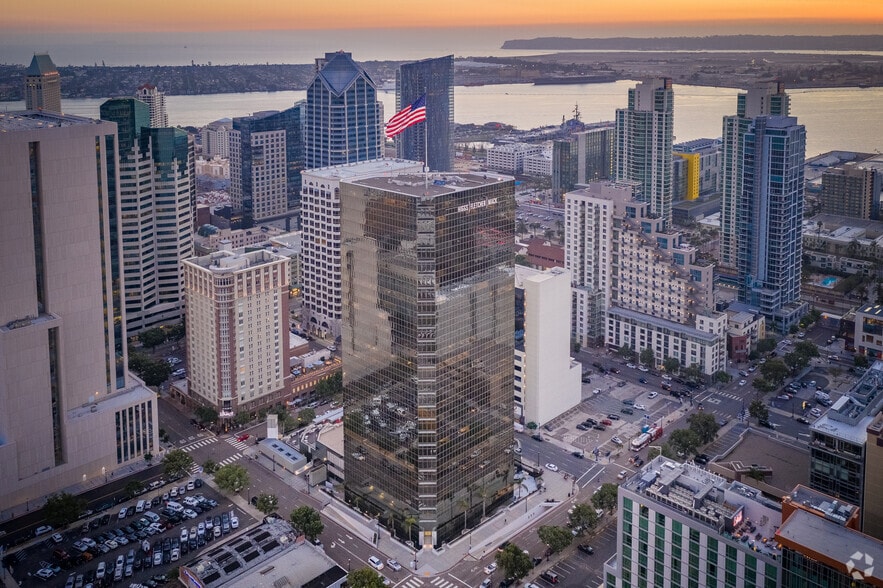 401 W A St, San Diego, CA à louer - Aérien – Image 2 sur 13