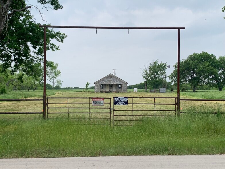 19771 N County Line Rd, Ponder, TX à vendre - Photo principale – Image 1 sur 3