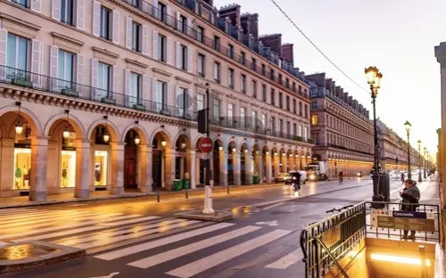 Local commercial dans Paris à louer - Photo de l’immeuble – Image 1 sur 2