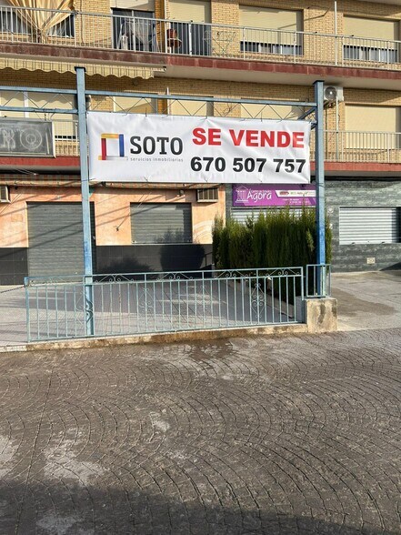 Local commercial dans Pinos Puente, Granada à vendre - Photo de l’immeuble – Image 3 sur 37