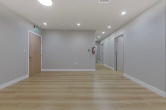 435 N Roxbury Dr, Beverly Hills, CA à louer Photo intérieure– Image 2 sur 8