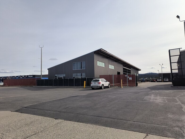 5216 E Broadway Ave, Spokane Valley, WA à louer - Photo de l’immeuble – Image 2 sur 2