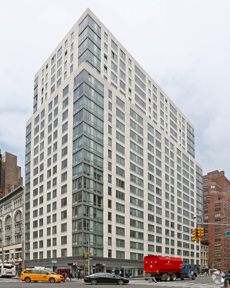 310-316 Third Ave, New York, NY à louer - Photo de l’immeuble – Image 1 sur 6