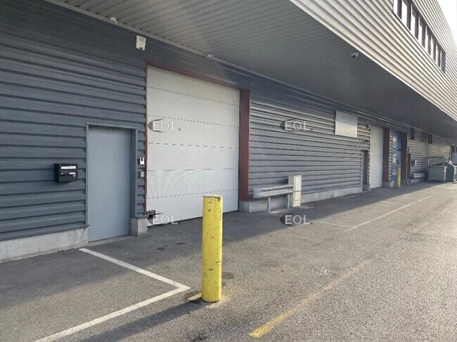 Plus de détails pour Local d’activités à vendre
