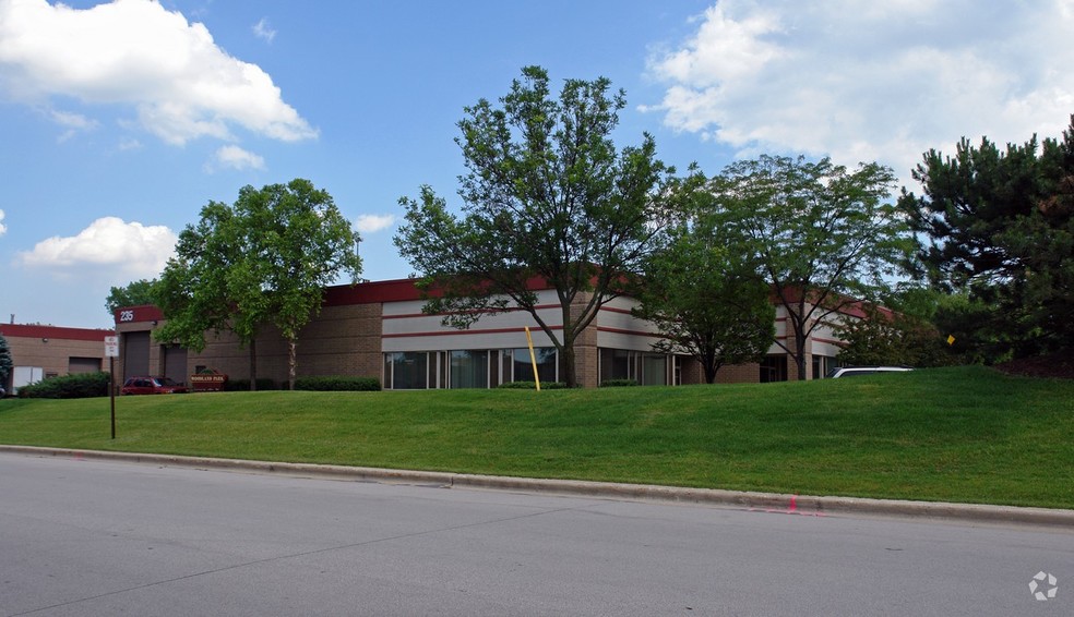 16W215 83rd St, Burr Ridge, IL à louer - Photo de l’immeuble – Image 3 sur 5