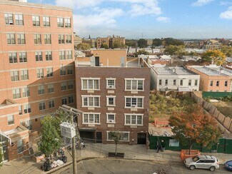 Plus de détails pour 2430 Lyvere St, Bronx, NY - Logement à vendre
