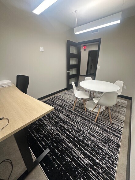 275 Lake St, Wayzata, MN à louer - Photo intérieure – Image 3 sur 16