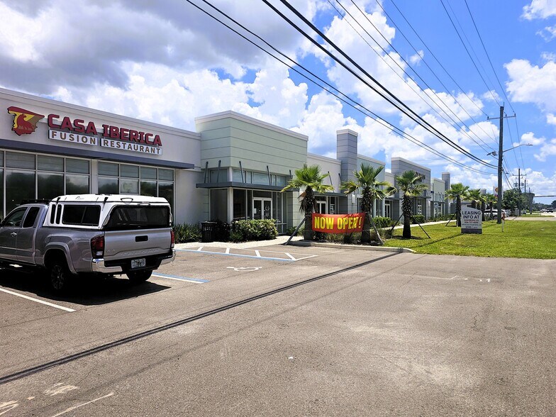 7035 Philips Hwy, Jacksonville, FL à louer - Photo de l’immeuble – Image 3 sur 28