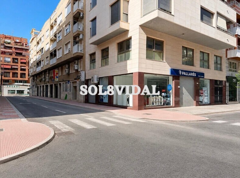 Carrer Reyes Católicos, 1, Orihuela, Alicante à louer - Photo de l’immeuble – Image 3 sur 11