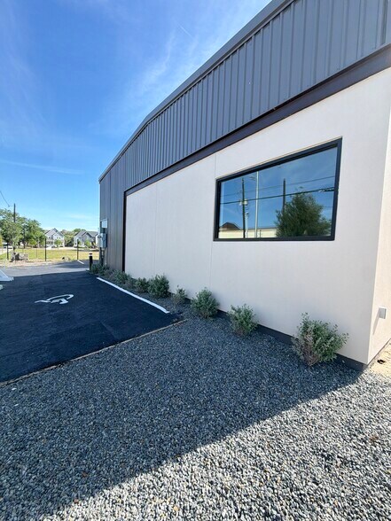 1516 N Durham Dr, Houston, TX à louer - Photo de l’immeuble – Image 2 sur 2
