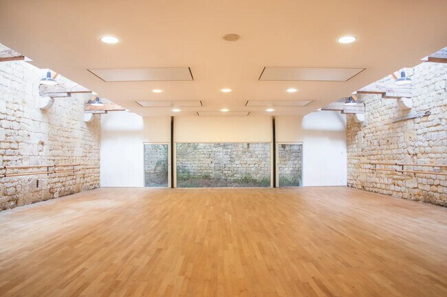 Plus de détails pour Local commercial à vendre