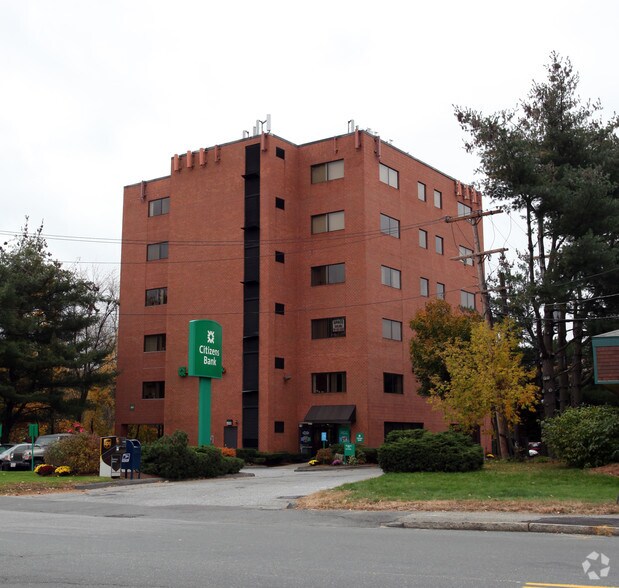 331 Montvale Ave, Woburn, MA à louer - Photo principale – Image 1 sur 17