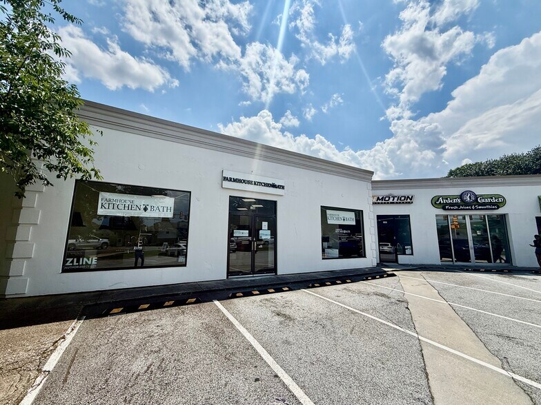 4338 Paces Ferry Rd SE, Atlanta, GA à louer - Photo de l’immeuble – Image 3 sur 14