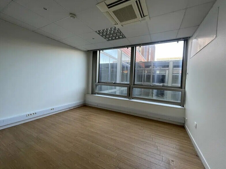 Bureau dans Le Havre à louer - Photo de l’immeuble – Image 2 sur 8