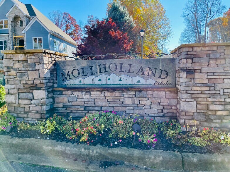 Mollholland Blvd, Morganton, NC à vendre - Photo de l’immeuble – Image 3 sur 18
