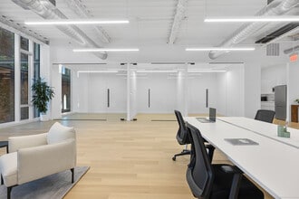 300 Kent Ave, Brooklyn, NY à louer Photo intérieure– Image 2 sur 13