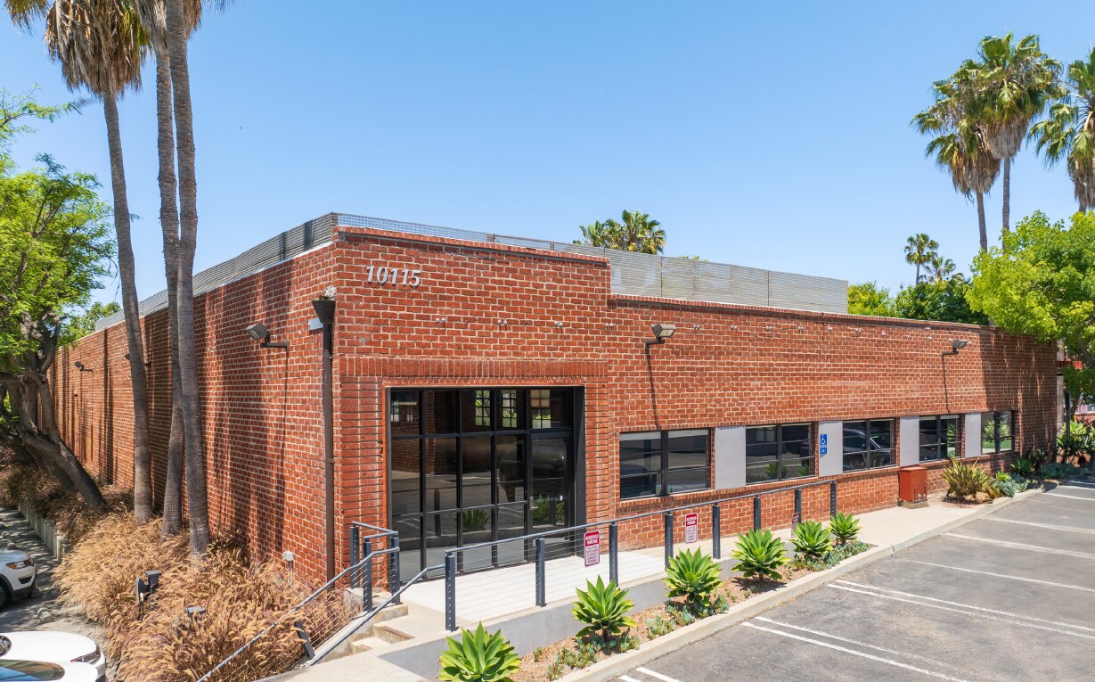 10115 Jefferson Blvd, Culver City, CA à louer Photo de l’immeuble– Image 1 sur 9