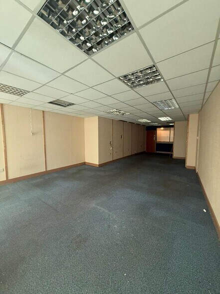 19 Woodthorpe Rd, Ashford à louer - Photo de l’immeuble – Image 1 sur 7