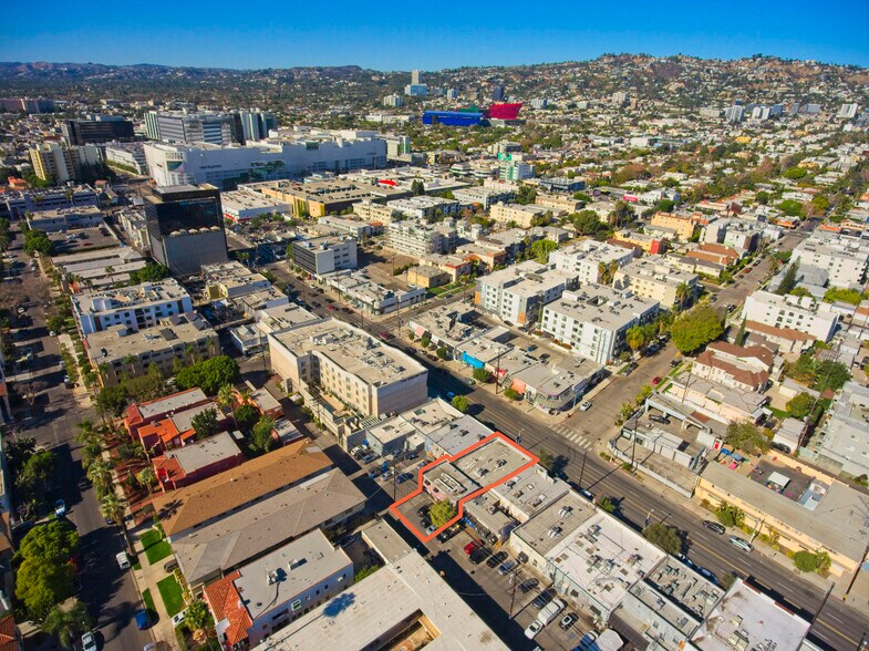 8362 W 3rd St, Los Angeles, CA à louer - Photo de l’immeuble – Image 3 sur 14