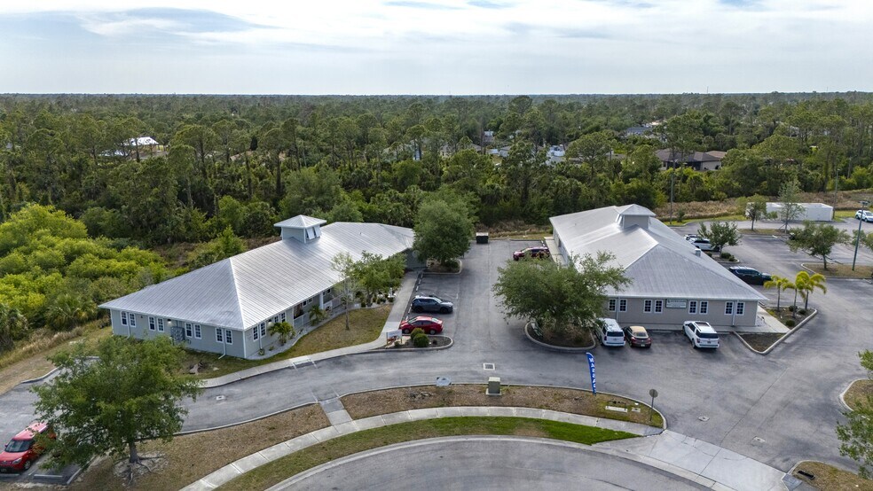 2525 Bobcat Village Center Rd, North Port, FL à vendre - Photo de l’immeuble – Image 2 sur 11
