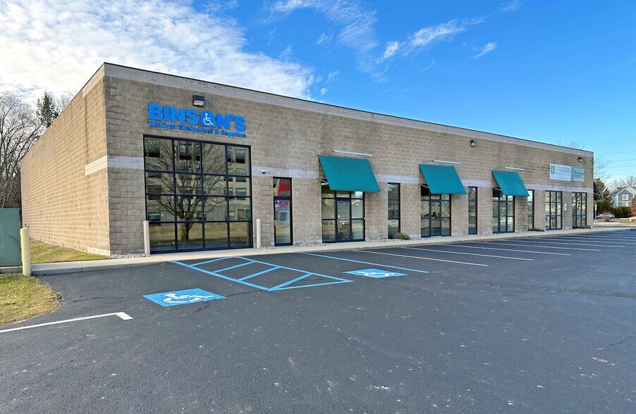 3225 Southview Dr, Elkhart, IN à vendre - Photo de l’immeuble – Image 1 sur 10