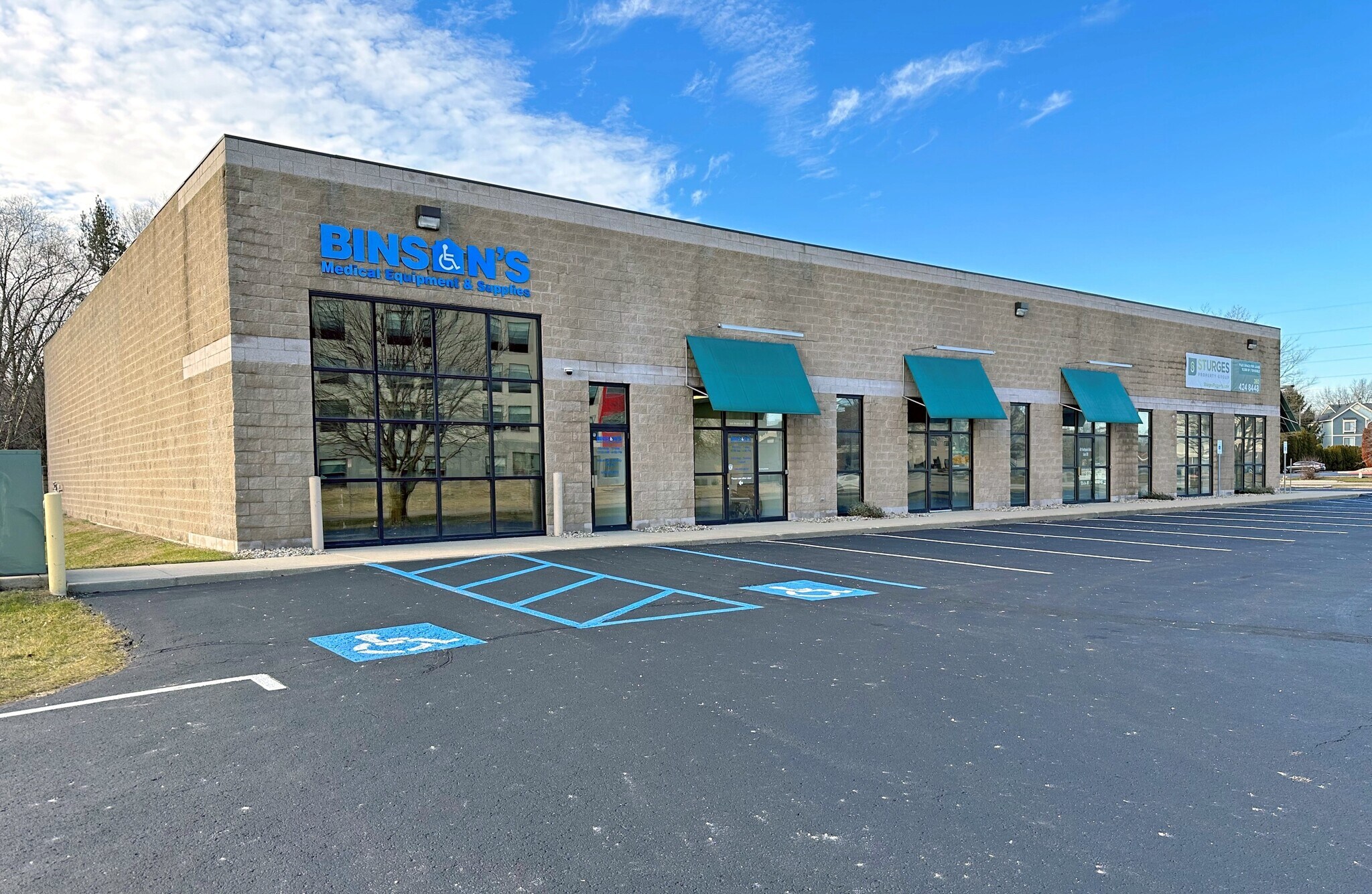 3225 Southview Dr, Elkhart, IN à vendre Photo de l’immeuble– Image 1 sur 11