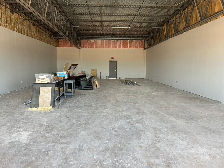 3052 N Eastman Rd, Longview, TX à louer - Photo intérieure – Image 3 sur 11