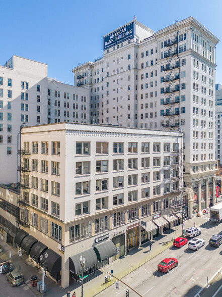 610 SW Broadway, Portland, OR à louer - Photo de l’immeuble – Image 1 sur 8