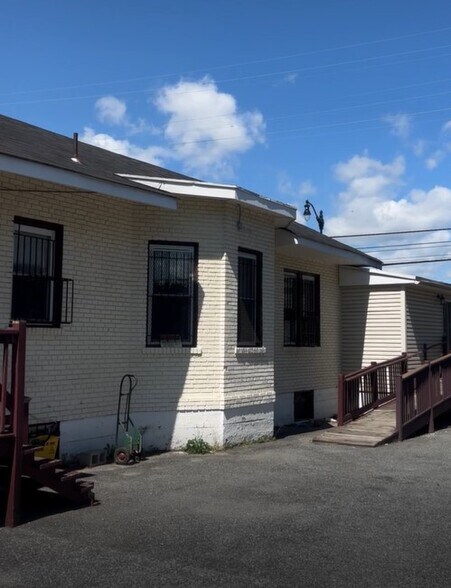 1605 Kenilworth Ave NE, Washington, DC à vendre - Vidéo sur l’annonce professionnelle – Image 2 sur 35