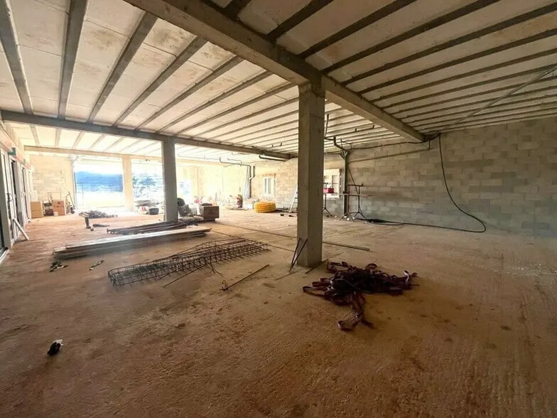 Industriel/Logistique dans Vidauban à louer - Photo de la construction – Image 1 sur 3