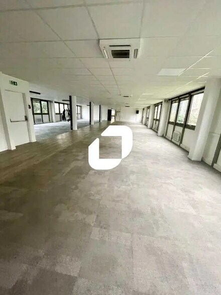 Bureau dans Boulogne-Billancourt à louer - Photo de l’immeuble – Image 3 sur 12