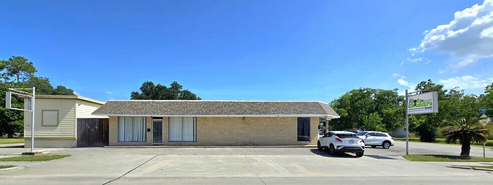 2000 Cedar Dr, La Marque, TX à vendre - Photo de l’immeuble – Image 2 sur 51